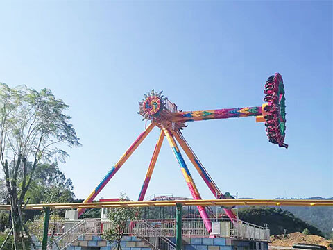 Beston 360-degree Frisbee Ride in Beston