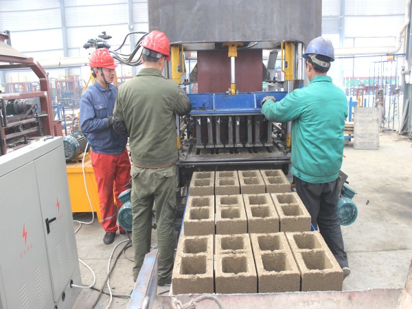 interlocking block making machine